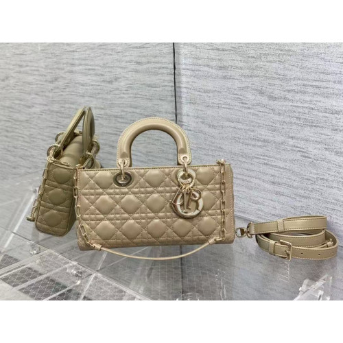 디조이백 미디움 샌드베이지 (26*14*6cm)