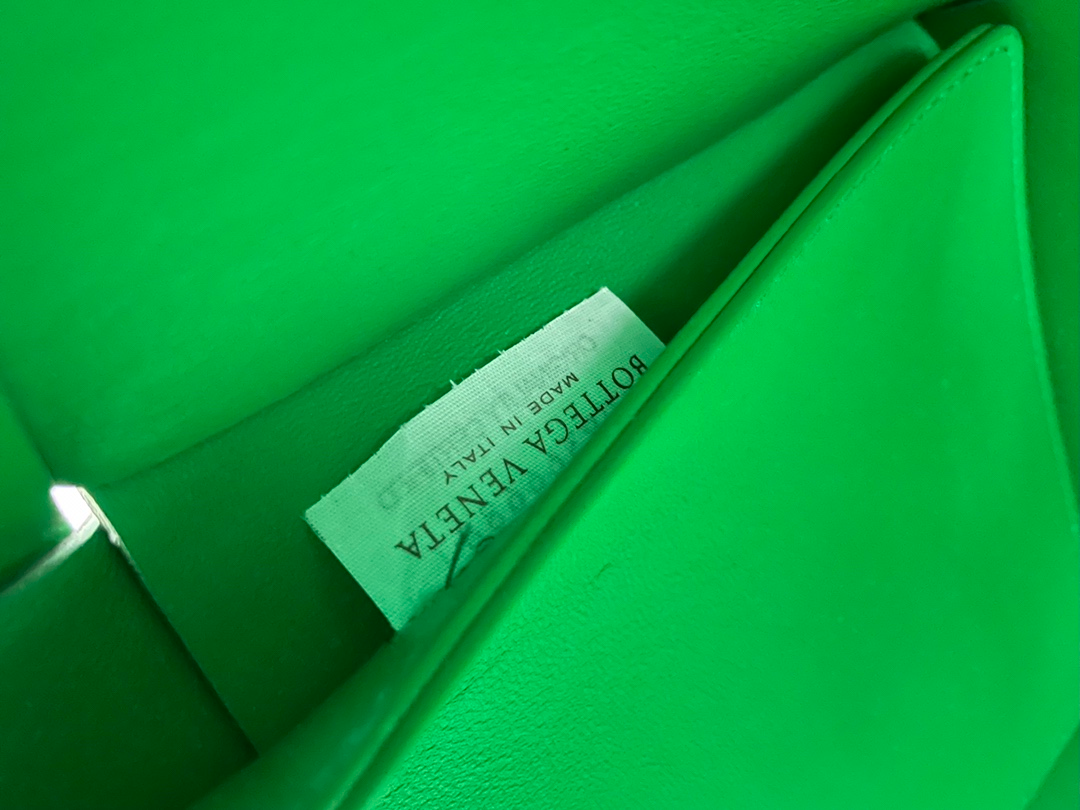 1745898223892.png